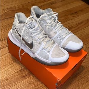 Nike Kyrie 3